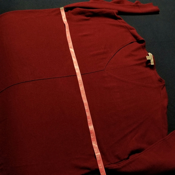 12 Thompson Women's V-Neck Sweater In Vibrant Cherry Pie Color - Picture 7 of 9